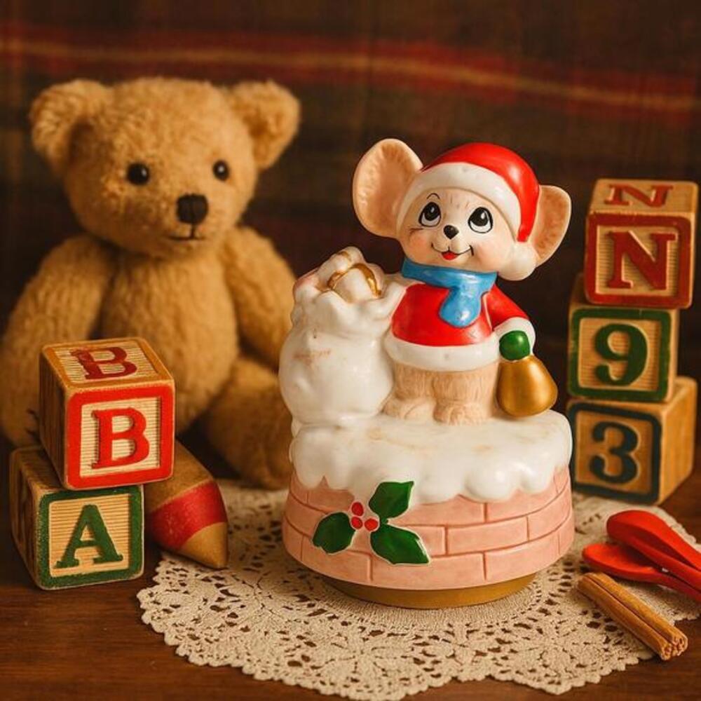 Vintage Christmas Mouse Santa Music Box Ceramic Chimney Figurine Holiday Decor